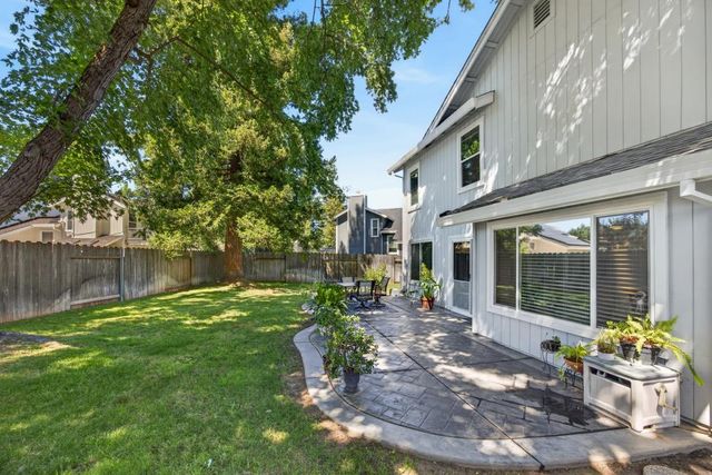 9286 Laguna Green Ct, Elk Grove, CA 95758