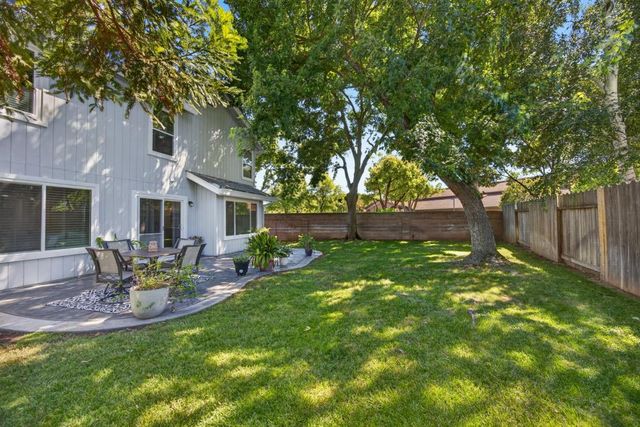 9286 Laguna Green Ct, Elk Grove, CA 95758