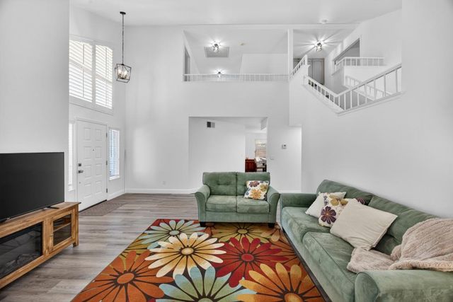 9286 Laguna Green Ct, Elk Grove, CA 95758