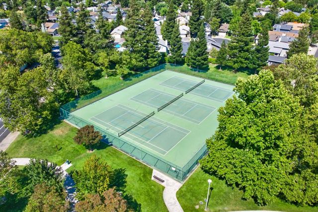 9286 Laguna Green Ct, Elk Grove, CA 95758