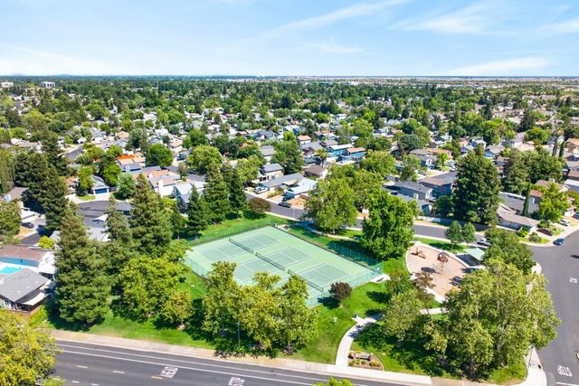 9286 Laguna Green Ct, Elk Grove, CA 95758