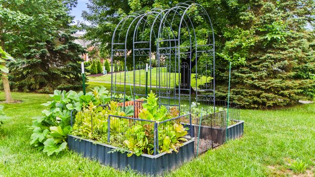 2490 Meadowpoint Drive 2490 Meadowpoint Drive, Troy, OH 45373
