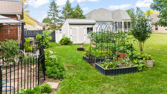2490 Meadowpoint Drive 2490 Meadowpoint Drive, Troy, OH 45373