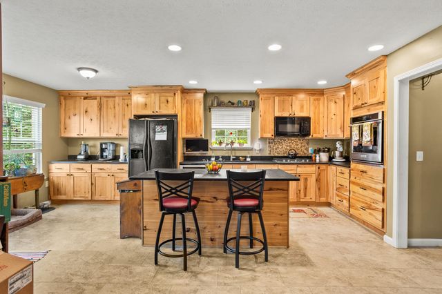 2490 Meadowpoint Drive 2490 Meadowpoint Drive, Troy, OH 45373