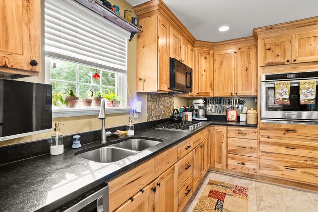 2490 Meadowpoint Drive 2490 Meadowpoint Drive, Troy, OH 45373