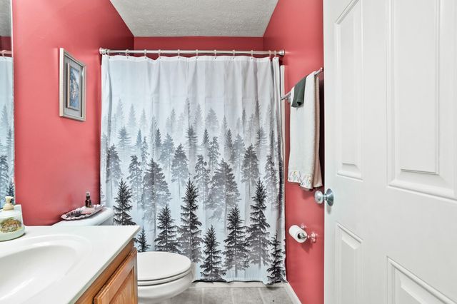 2490 Meadowpoint Drive 2490 Meadowpoint Drive, Troy, OH 45373