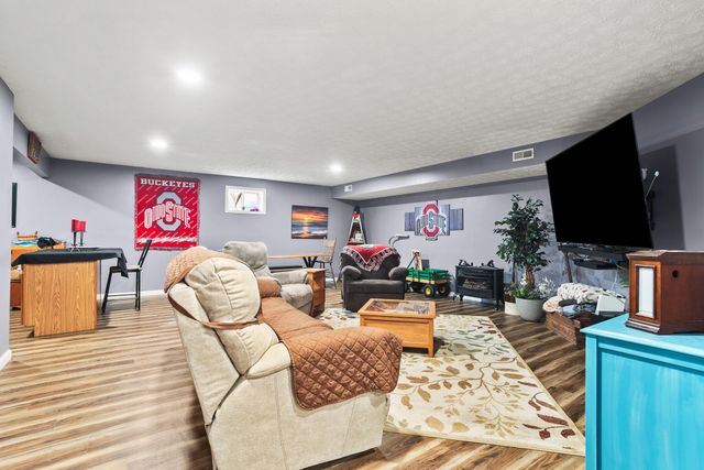 2490 Meadowpoint Drive 2490 Meadowpoint Drive, Troy, OH 45373