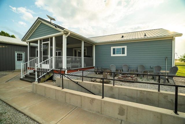 33117 SE 800 Road, Kincaid, KS 66039