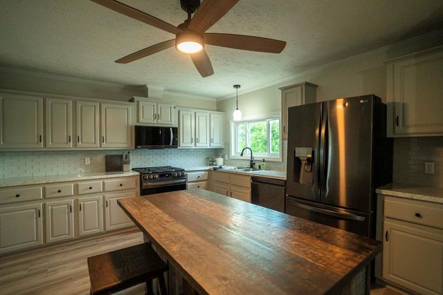 33117 SE 800 Road, Kincaid, KS 66039