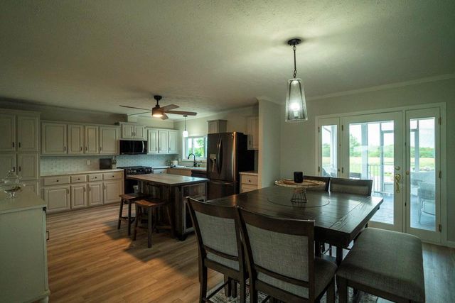 33117 SE 800 Road, Kincaid, KS 66039