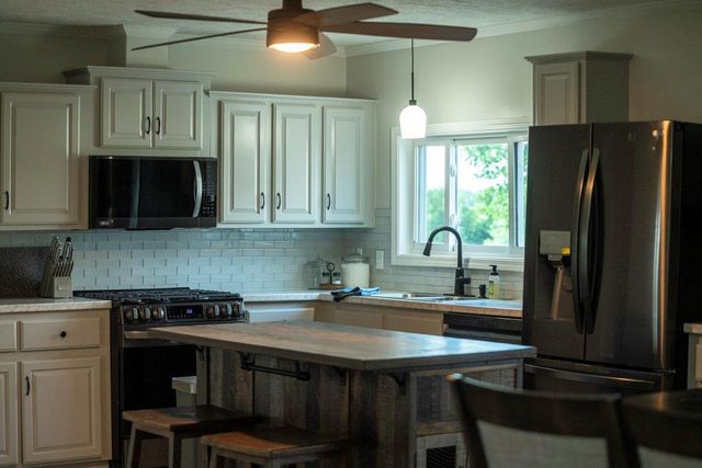 33117 SE 800 Road, Kincaid, KS 66039