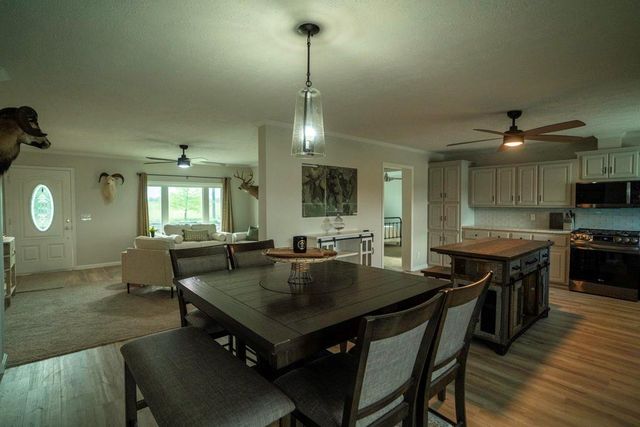 33117 SE 800 Road, Kincaid, KS 66039