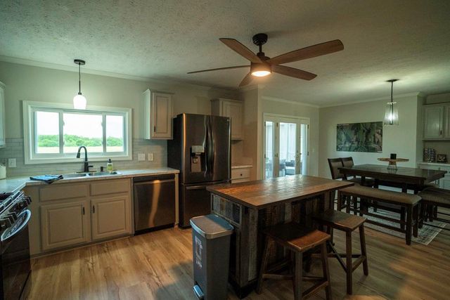 33117 SE 800 Road, Kincaid, KS 66039