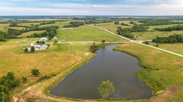 33117 SE 800 Road, Kincaid, KS 66039