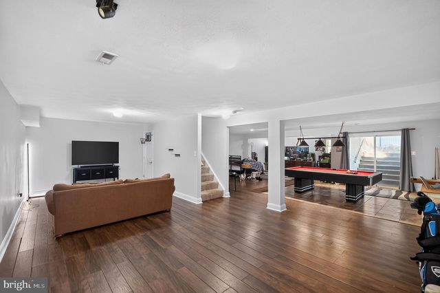 7164 N CREST CT, Warrenton, VA 20187