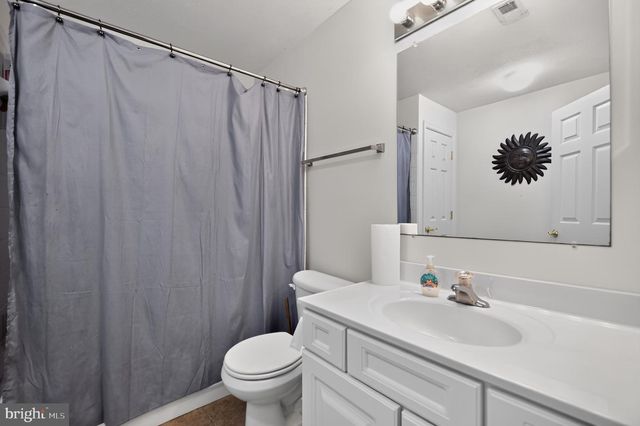 7164 N CREST CT, Warrenton, VA 20187