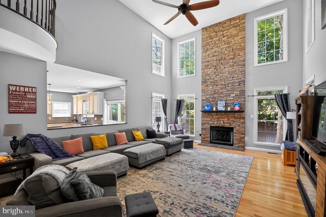 7164 N CREST CT, Warrenton, VA 20187