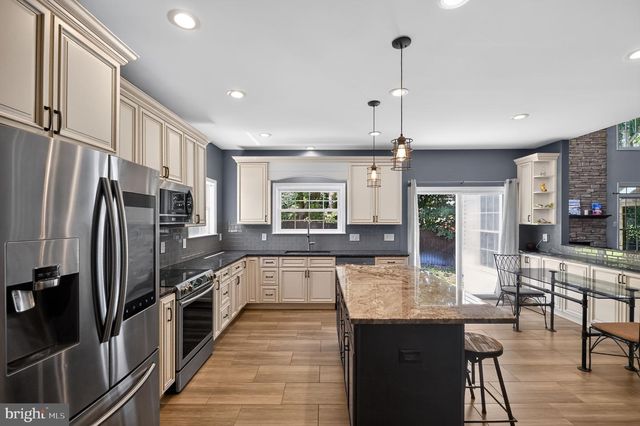 7164 N CREST CT, Warrenton, VA 20187