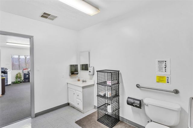 339 Lindsay Rd, Jackson Twp, PA 16063
