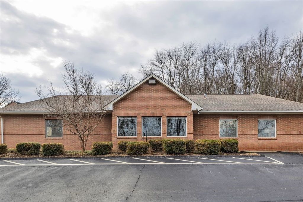 339 Lindsay Rd, Jackson Twp, PA 16063