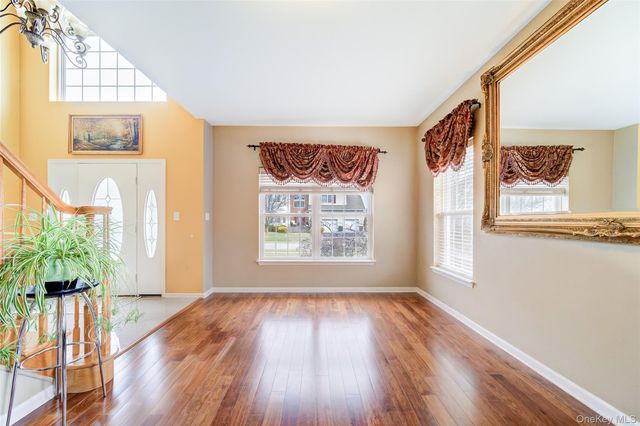 2041 Independence Drive, New Windsor, NY 12553