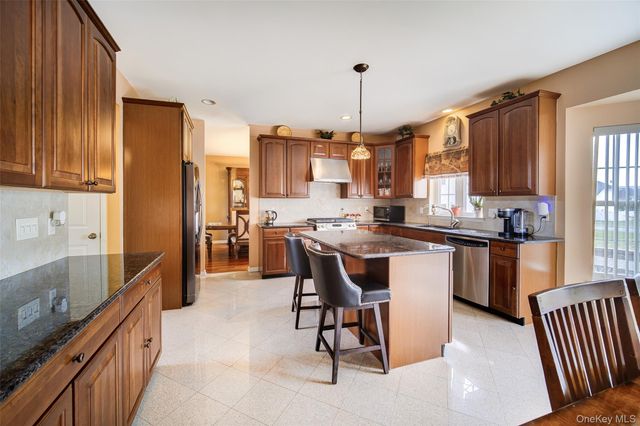 2041 Independence Drive, New Windsor, NY 12553