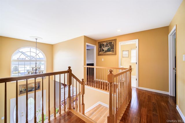 2041 Independence Drive, New Windsor, NY 12553