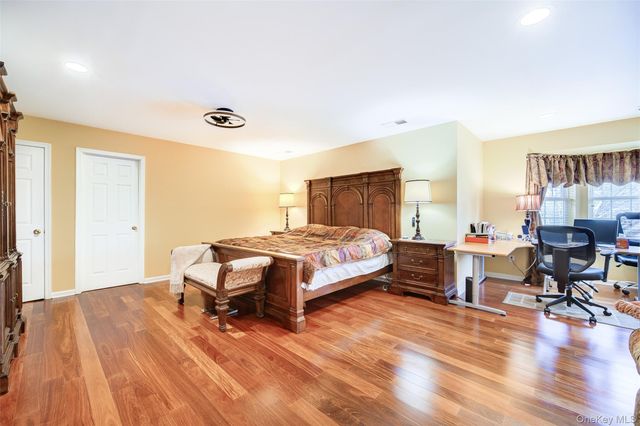 2041 Independence Drive, New Windsor, NY 12553