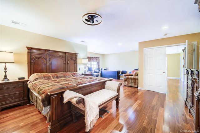 2041 Independence Drive, New Windsor, NY 12553