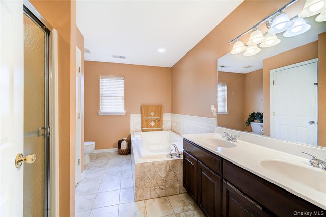 2041 Independence Drive, New Windsor, NY 12553