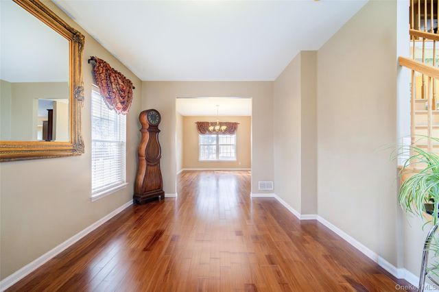 2041 Independence Drive, New Windsor, NY 12553