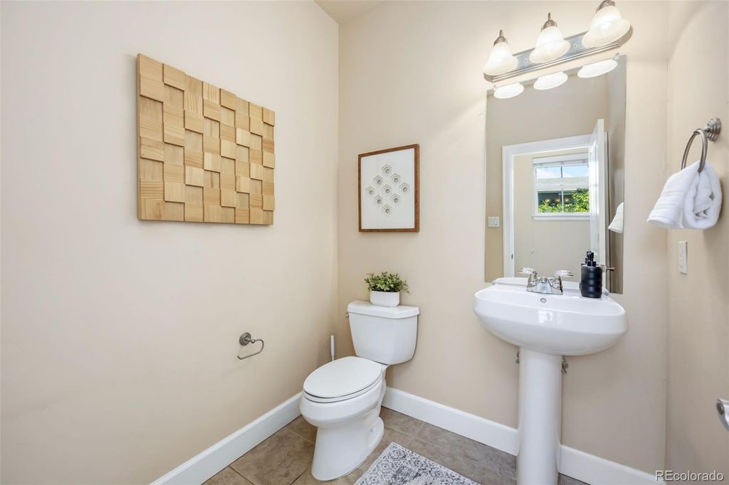 Image 15 of property listing at 5448 DTC Parkway, Greenwood Village, CO 80111