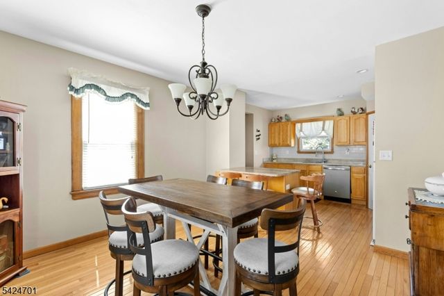 60 W Roselle Ave, Roselle Park Boro, NJ 07204