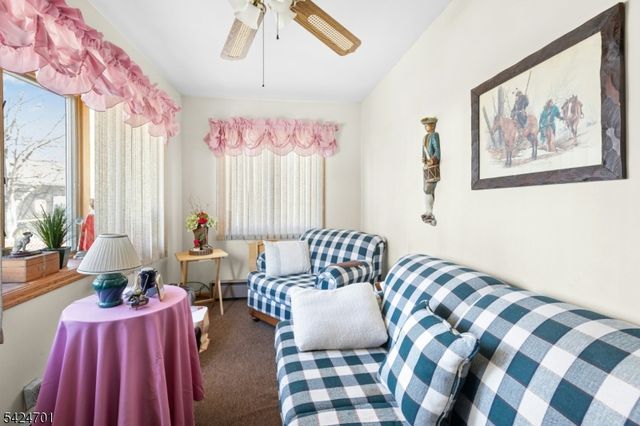 60 W Roselle Ave, Roselle Park Boro, NJ 07204