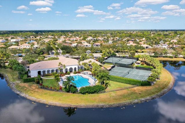 127 Casa Grande Court, Palm Beach Gardens, FL 33418