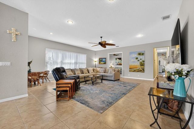 127 Casa Grande Court, Palm Beach Gardens, FL 33418