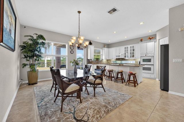 127 Casa Grande Court, Palm Beach Gardens, FL 33418