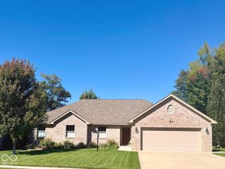 6658 English Oak Drive, Avon, IN 46123