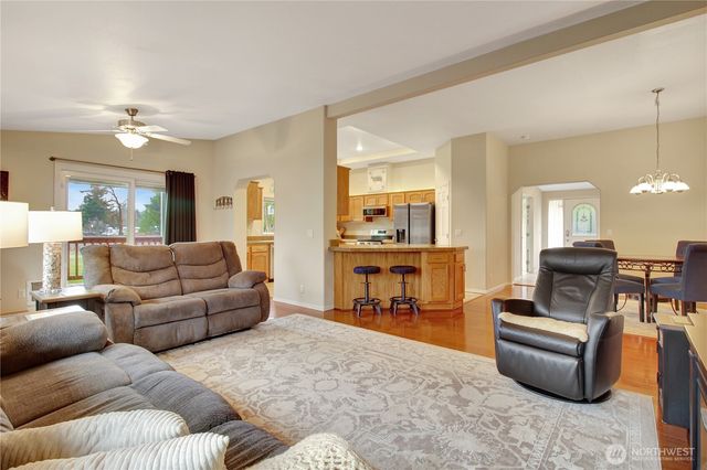 635 Mountain Loop Hwy, Darrington, WA 98241