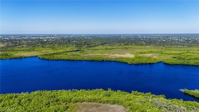 1352 Monterey CT, Punta Gorda, FL 33983