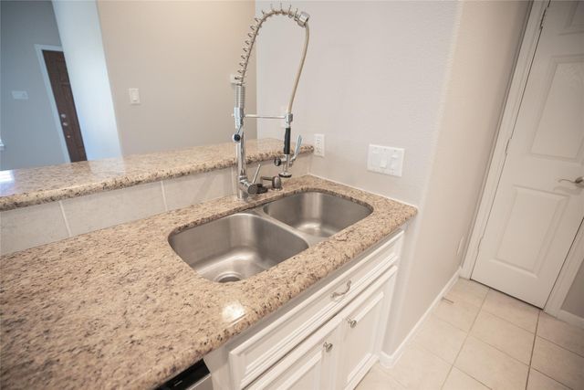 13165 Snow Lane Lane 6, Willis, TX 77318