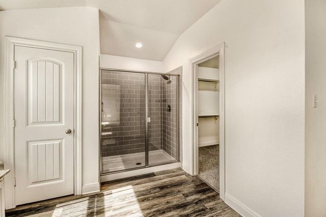 194 Danish DR 40, Hutto, TX 78634