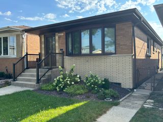 6047 S Normandy Avenue, Chicago, IL 60638