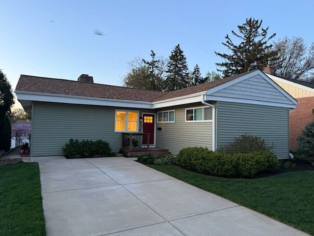 136 Green Valley Drive, Lombard, IL 60148