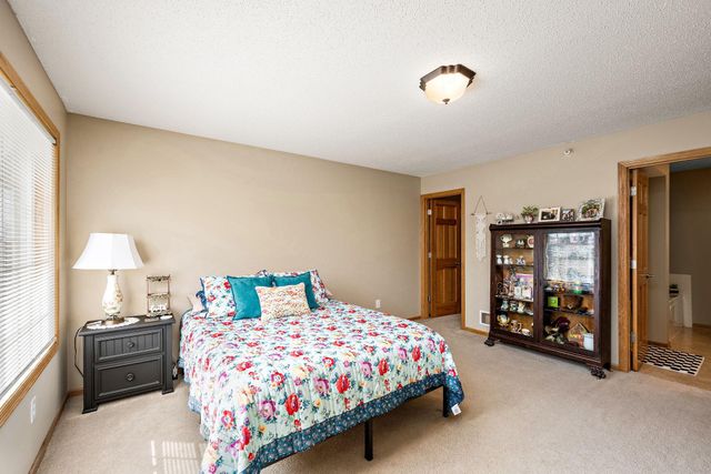 9651 Belmont Lane, Eden Prairie, MN 55347