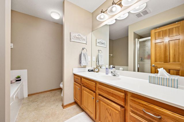 9651 Belmont Lane, Eden Prairie, MN 55347