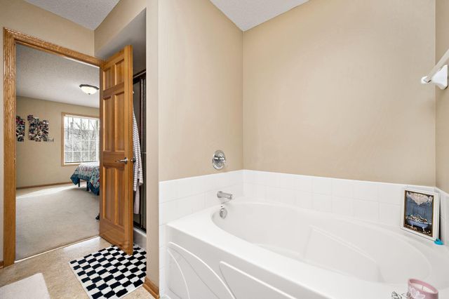 9651 Belmont Lane, Eden Prairie, MN 55347