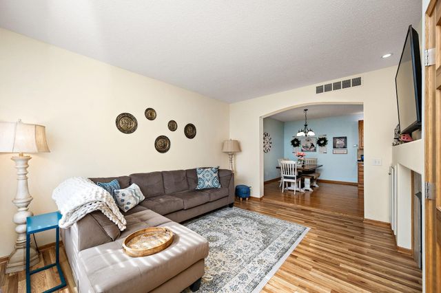 9651 Belmont Lane, Eden Prairie, MN 55347