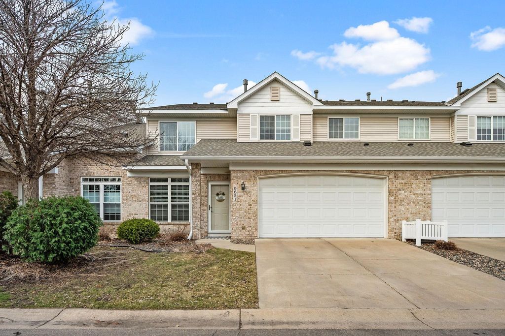 9651 Belmont Lane, Eden Prairie, MN 55347