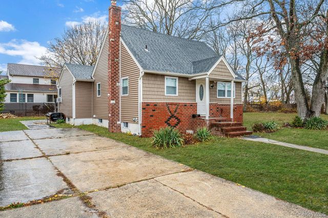 1316 6th Street, West Babylon, NY 11704